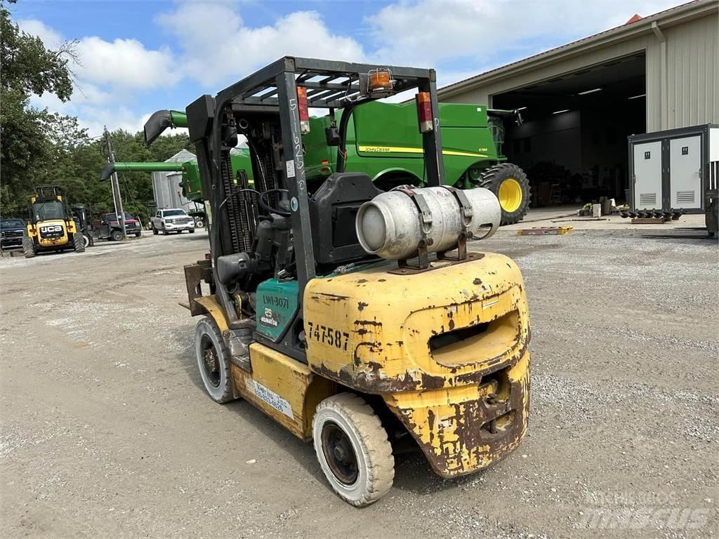 Komatsu FG25T-14 Вилични кари-повдигачи - други