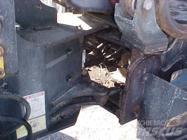 Komatsu WA100 Колесни товарачи