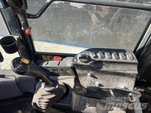 Komatsu WA270-8 Колесни товарачи