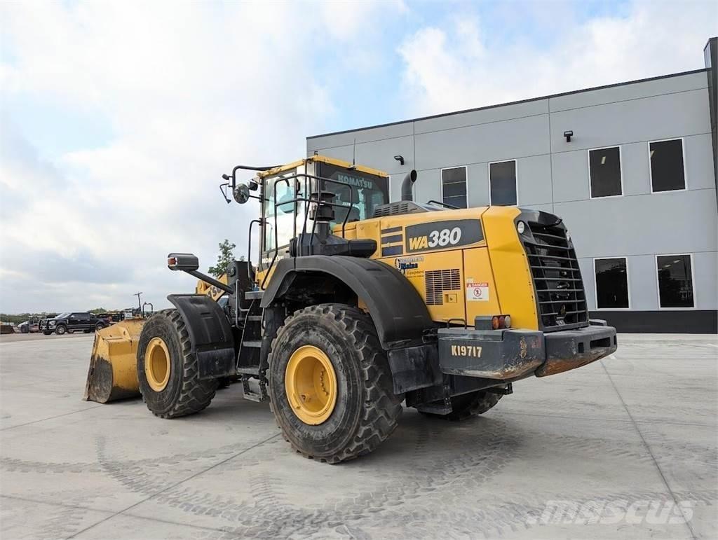 Komatsu WA380-8 Колесни товарачи
