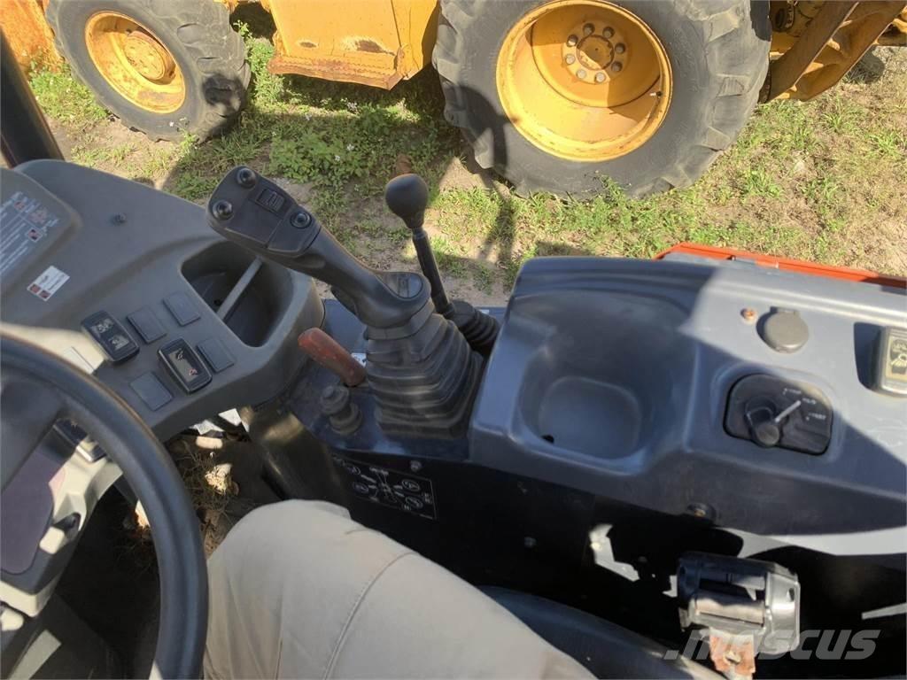 Kubota R530 Колесни товарачи