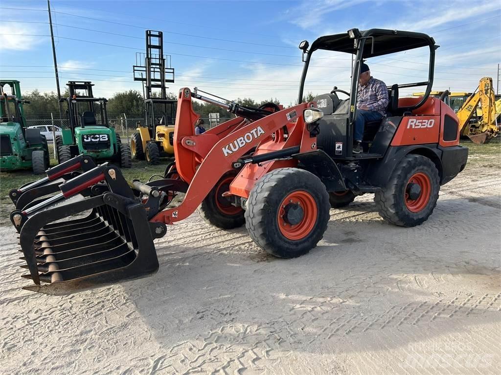 Kubota R530 Колесни товарачи