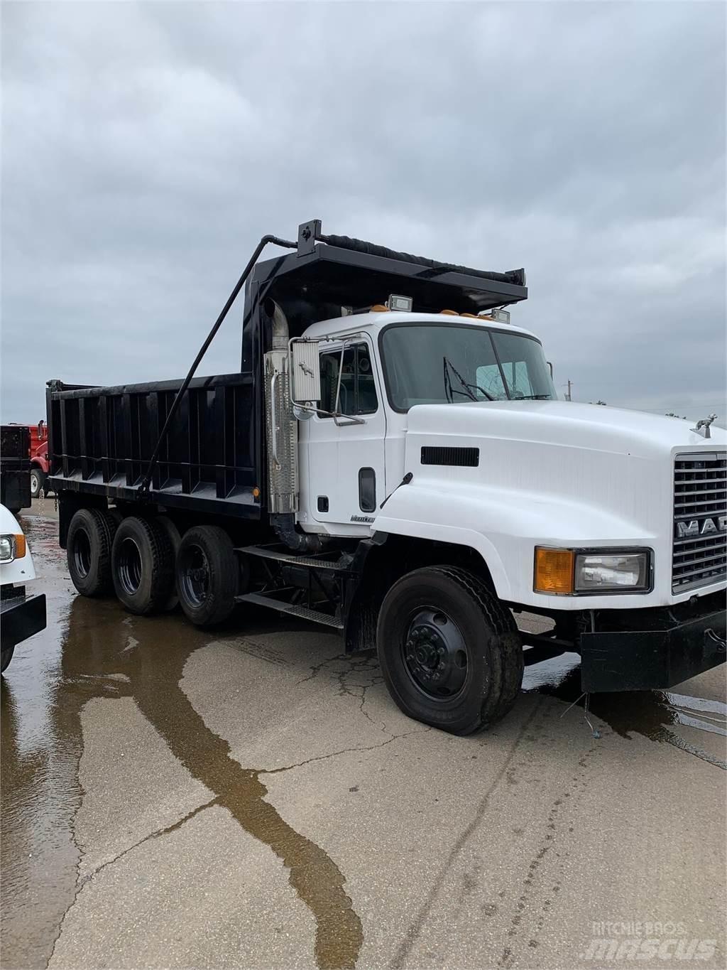 Mack CH613 Самосвал
