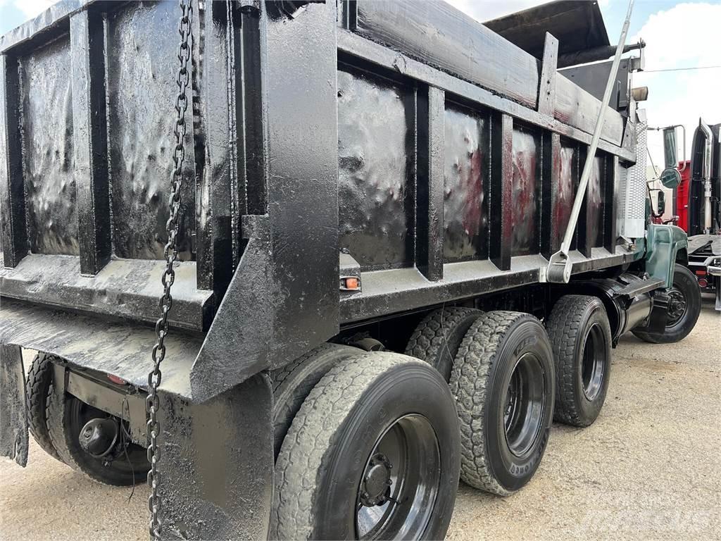 Mack CH613 Самосвал