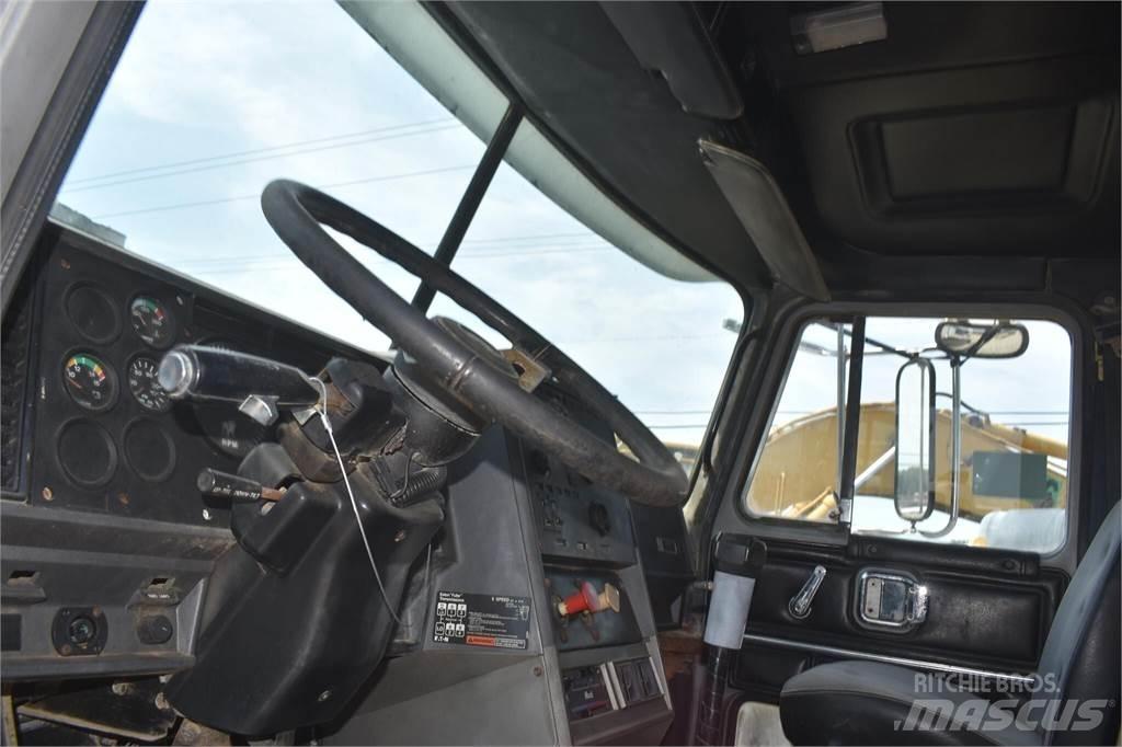 Mack CH613 Цистерна