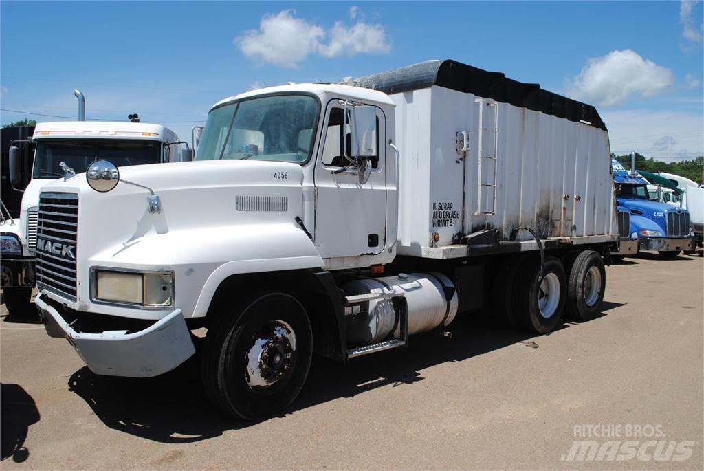 Mack CH613 Самосвал