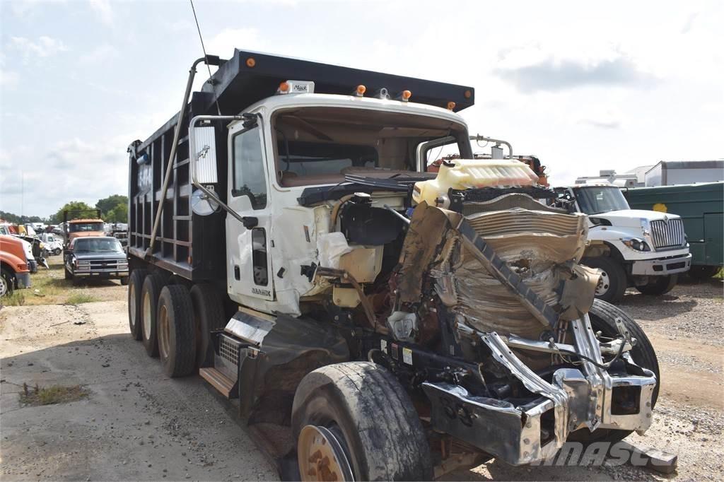 Mack GRANITE GU713 Самосвал