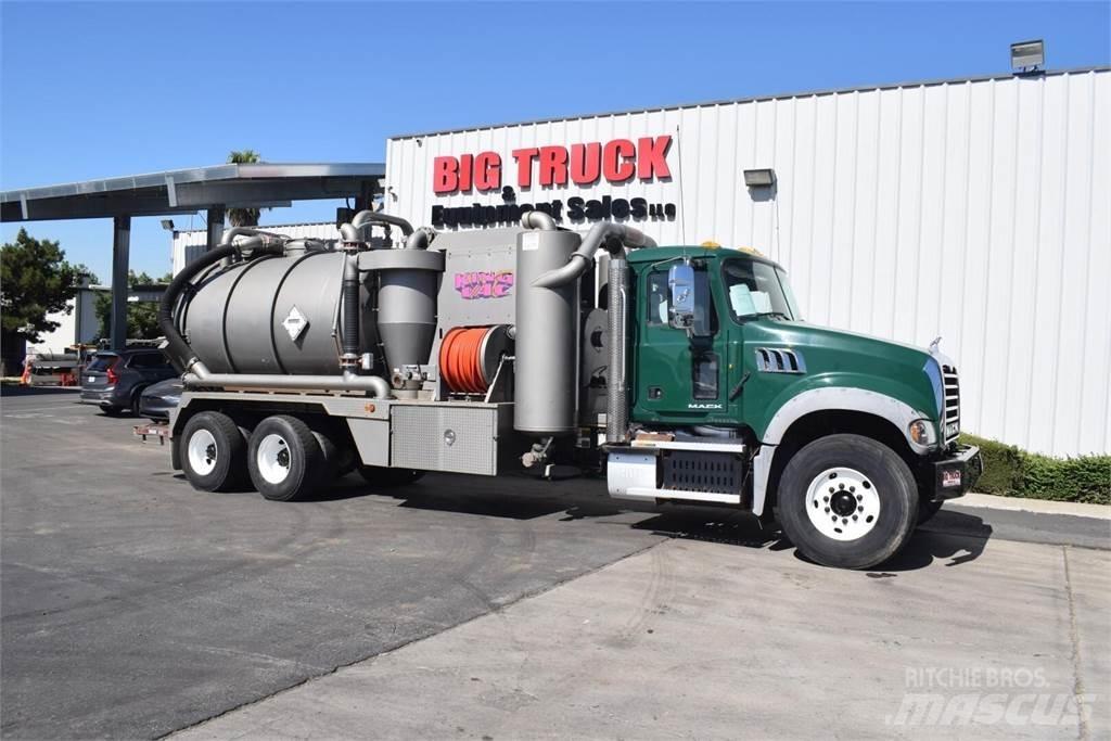 Mack GRANITE GU713 Цистерна