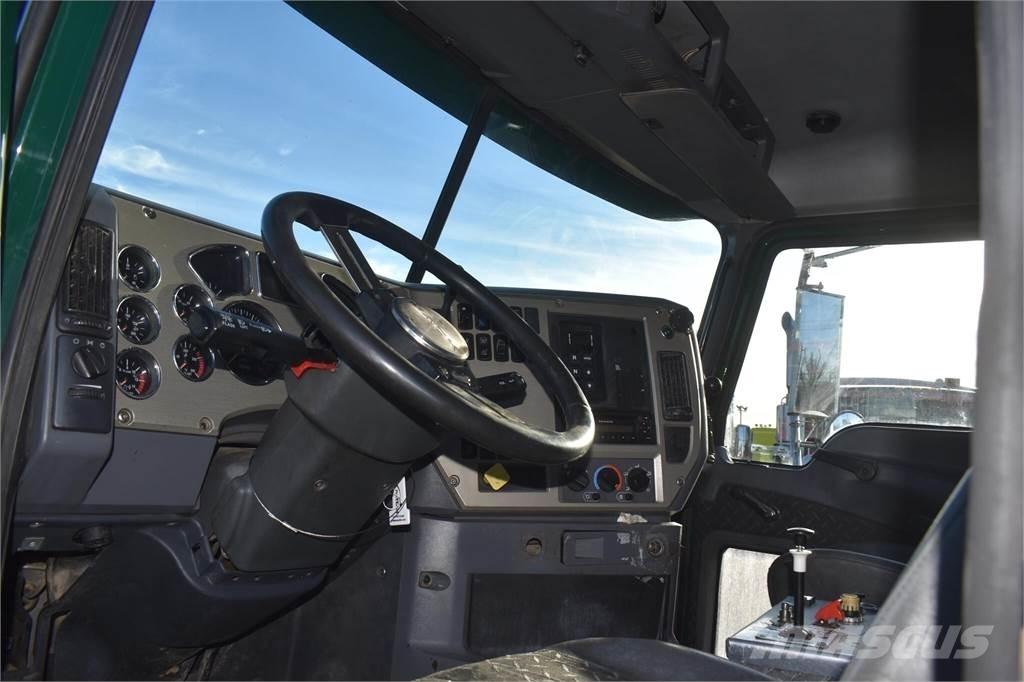Mack GRANITE GU713 Самосвал