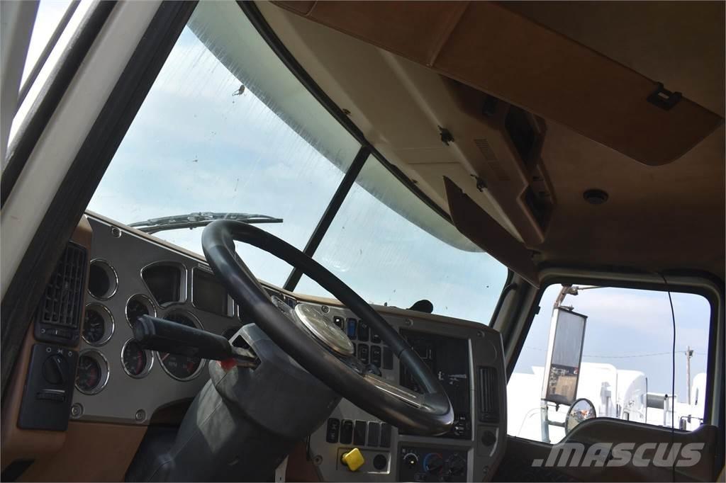 Mack GRANITE GU813 Самосвал