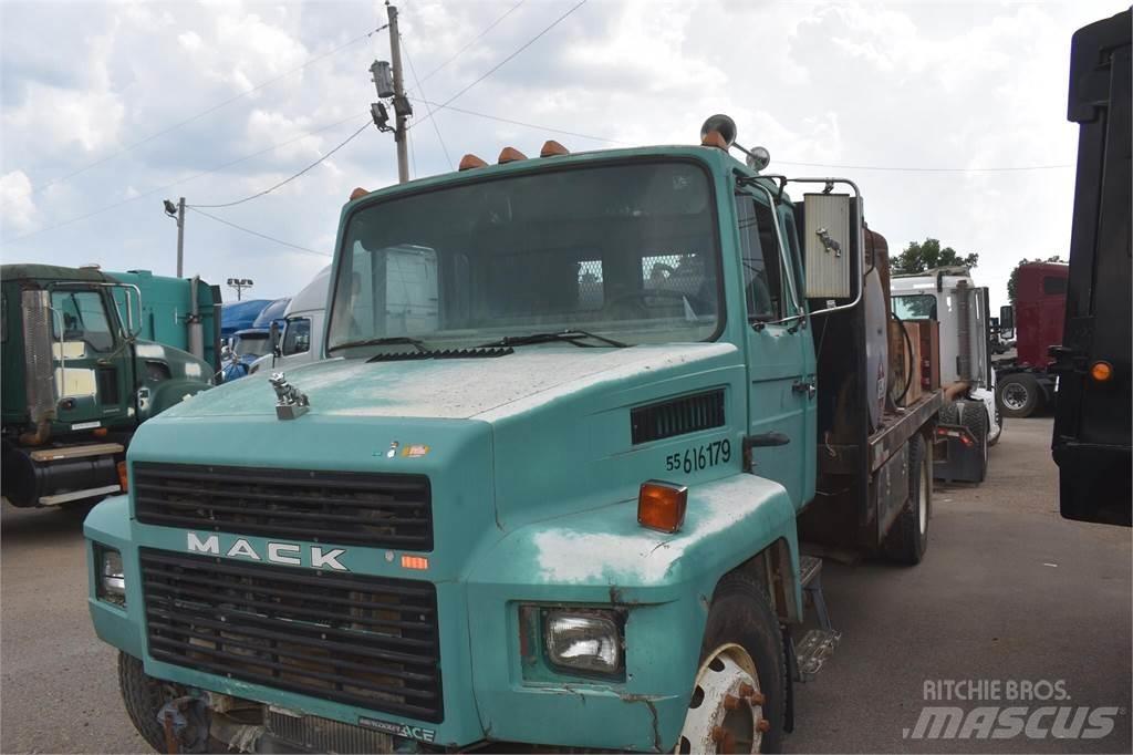 Mack MIDLINER CS200 Цистерна