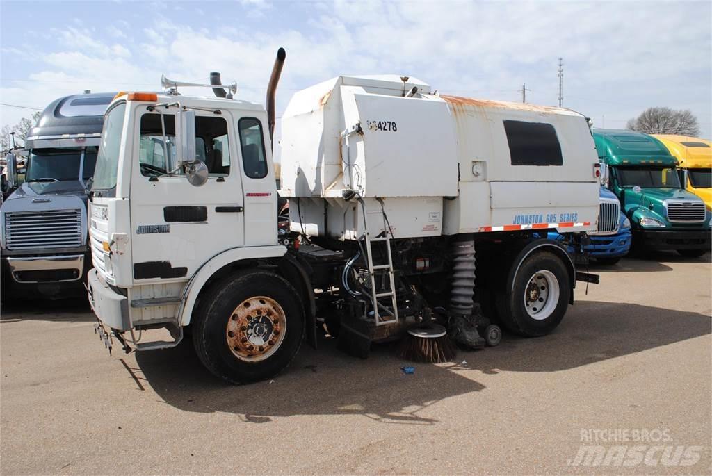 Mack MIDLINER MS250 Камиони за почистване