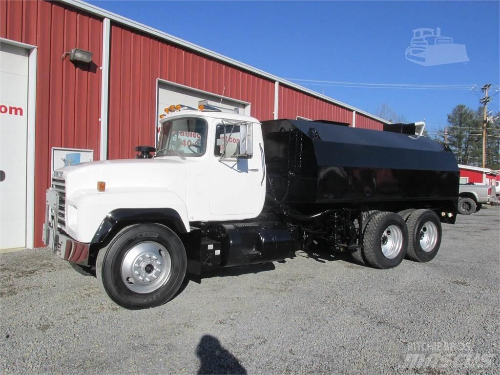 Mack R685S Цистерна