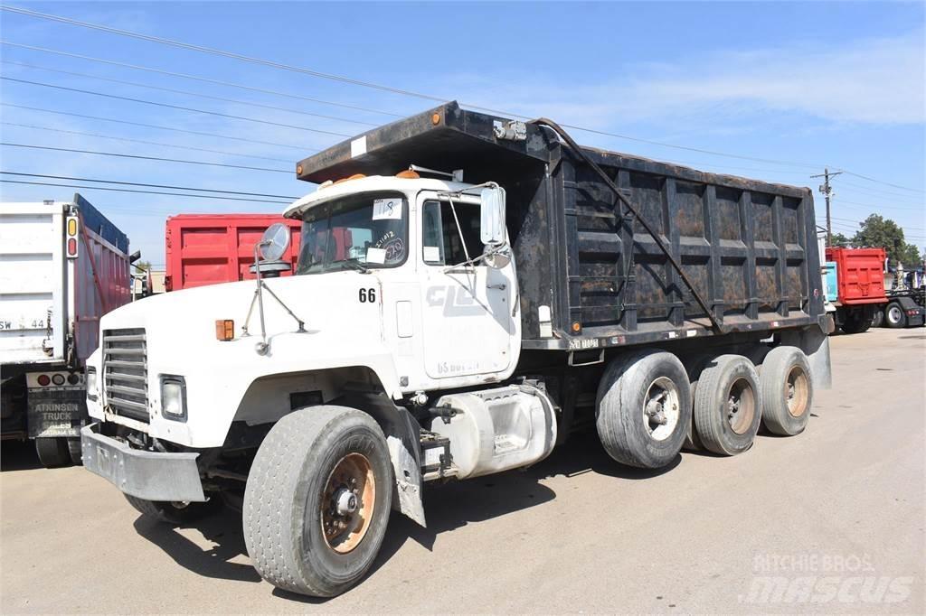 Mack RD688S Самосвал
