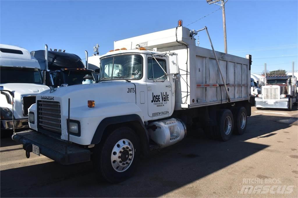 Mack RD688S Самосвал