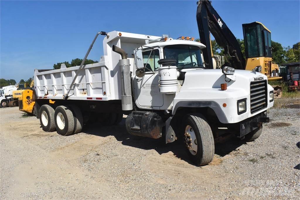 Mack RD690S Самосвал
