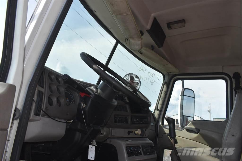 Mack VISION CXN613 Самосвал