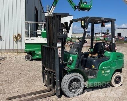 Mitsubishi FG25N Вилични кари-повдигачи - други