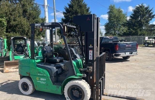 Mitsubishi FG30N Вилични кари-повдигачи - други