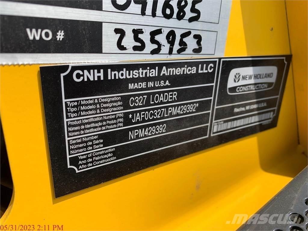New Holland C327 Мини товарачи
