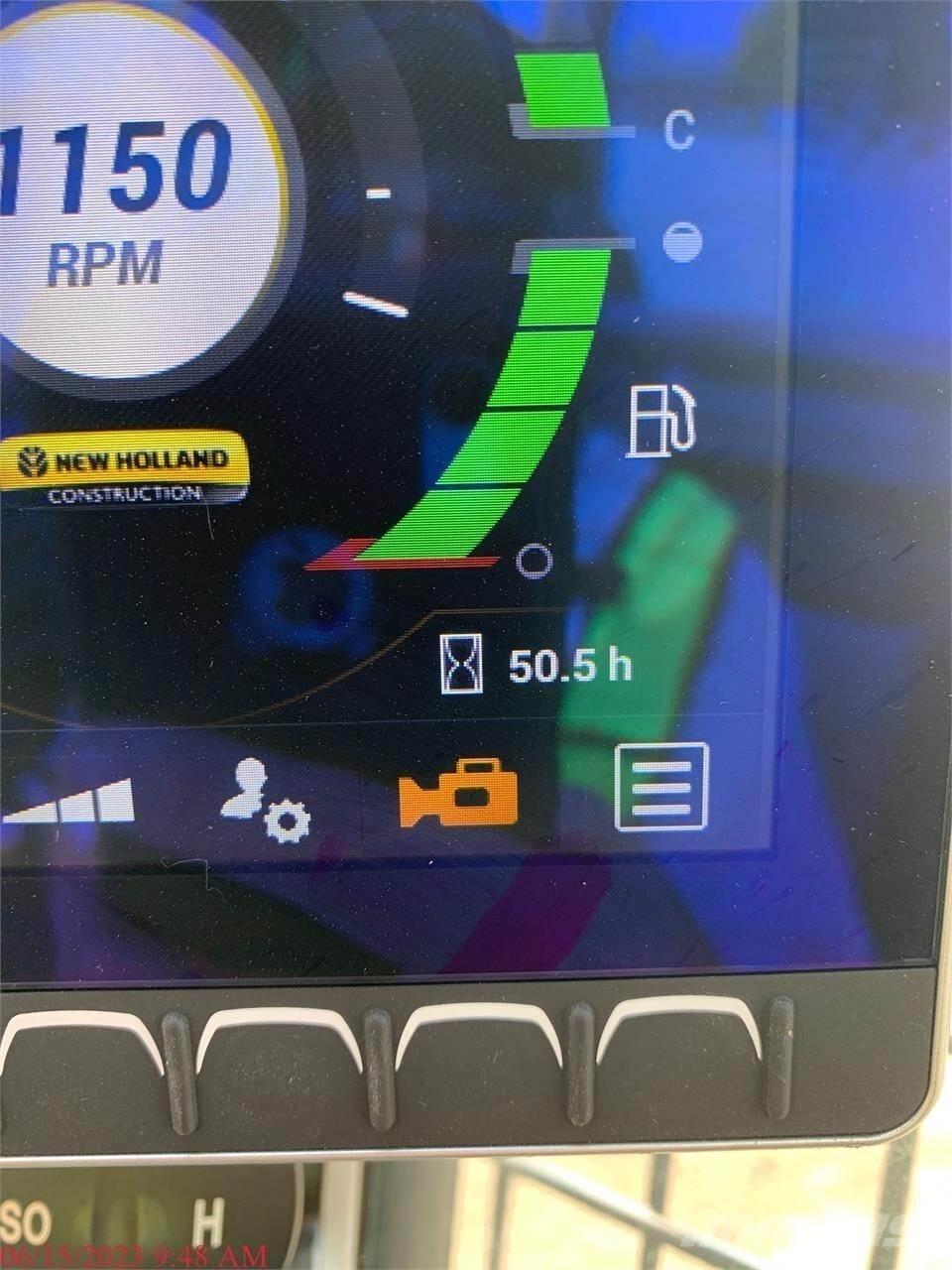 New Holland C332 Мини товарачи
