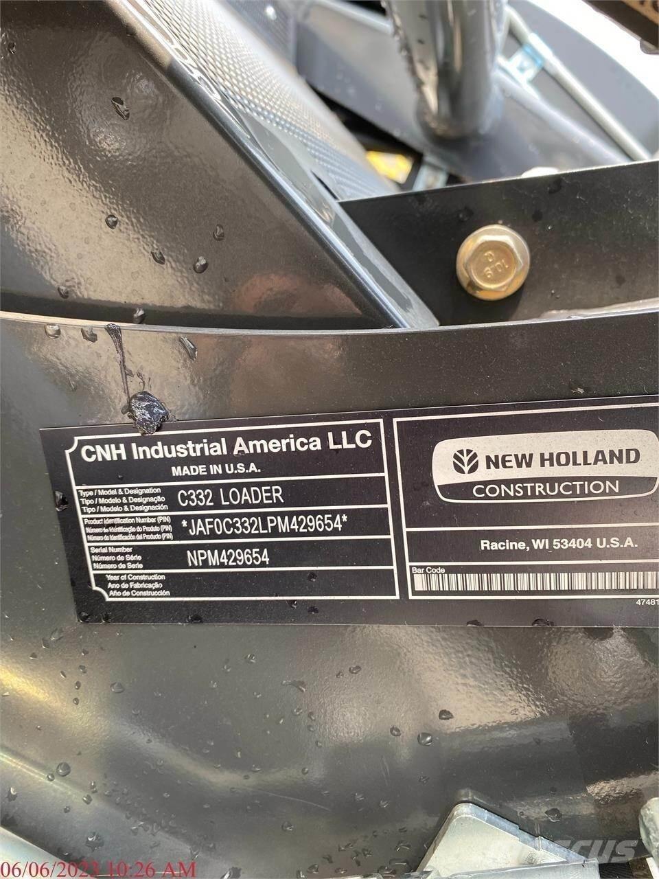 New Holland C332 Мини товарачи

