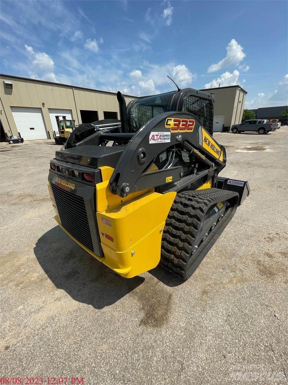 New Holland C332 Мини товарачи

