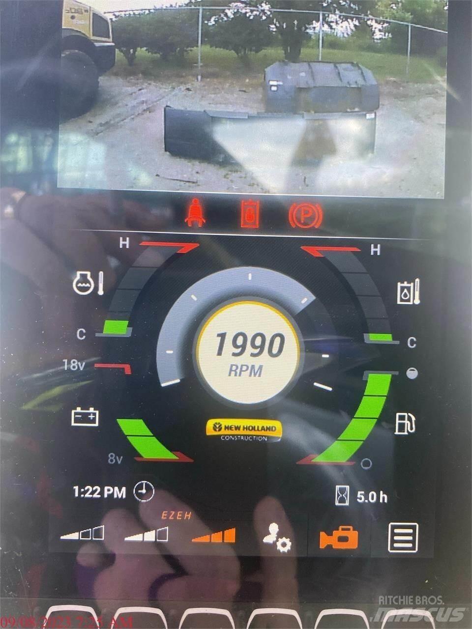 New Holland C332 Мини товарачи
