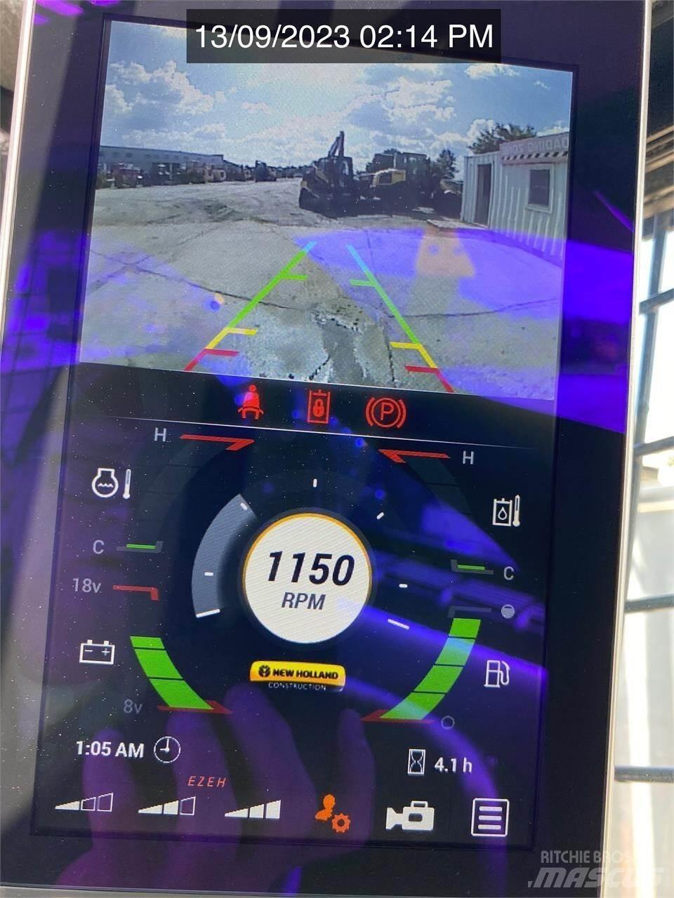 New Holland C332 Мини товарачи
