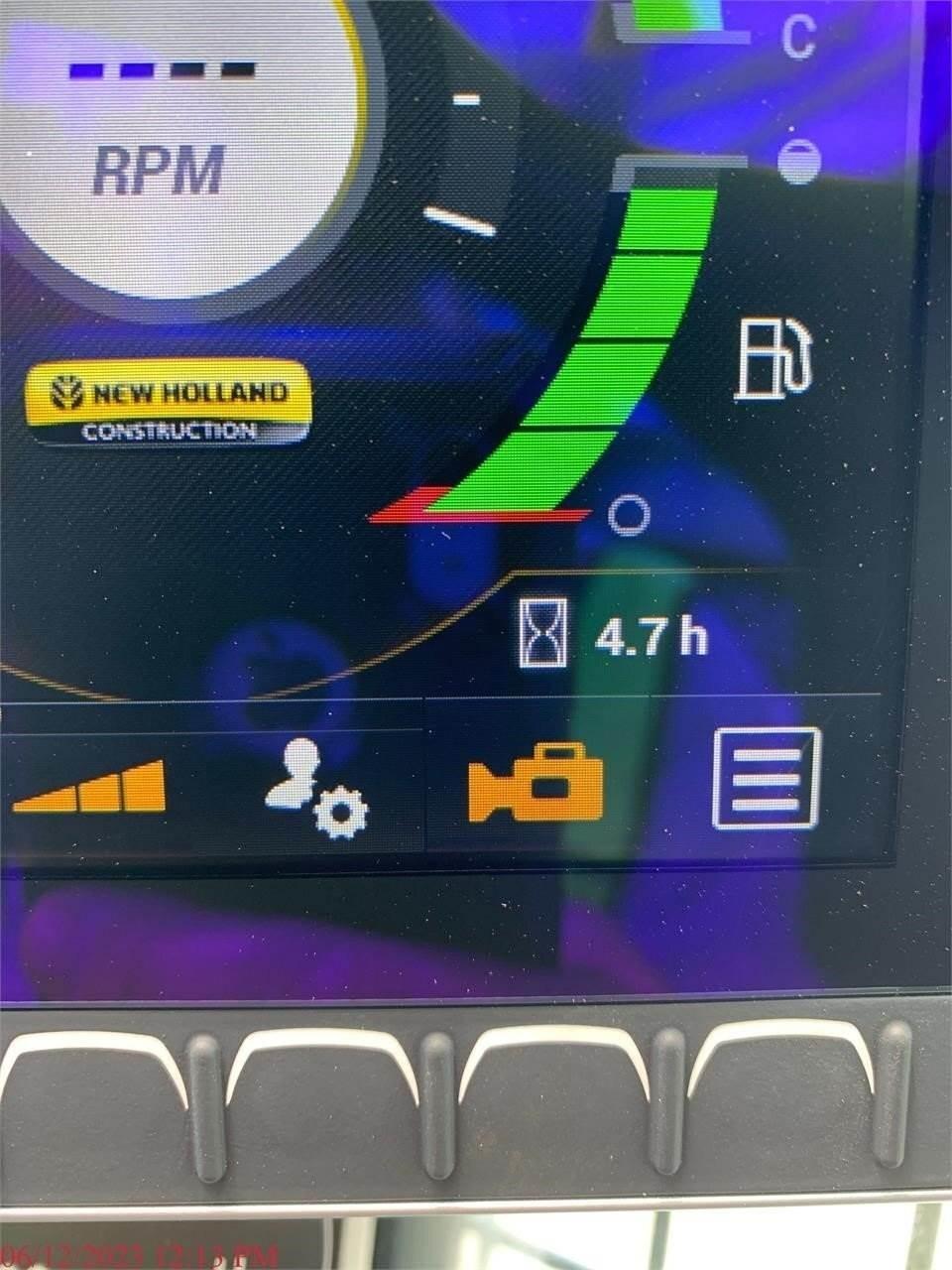 New Holland C337 Мини товарачи

