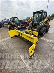 New Holland L328 Мини товарачи
