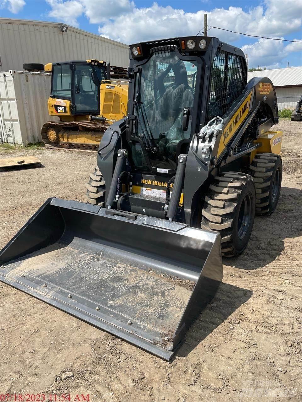 New Holland L328 Мини товарачи

