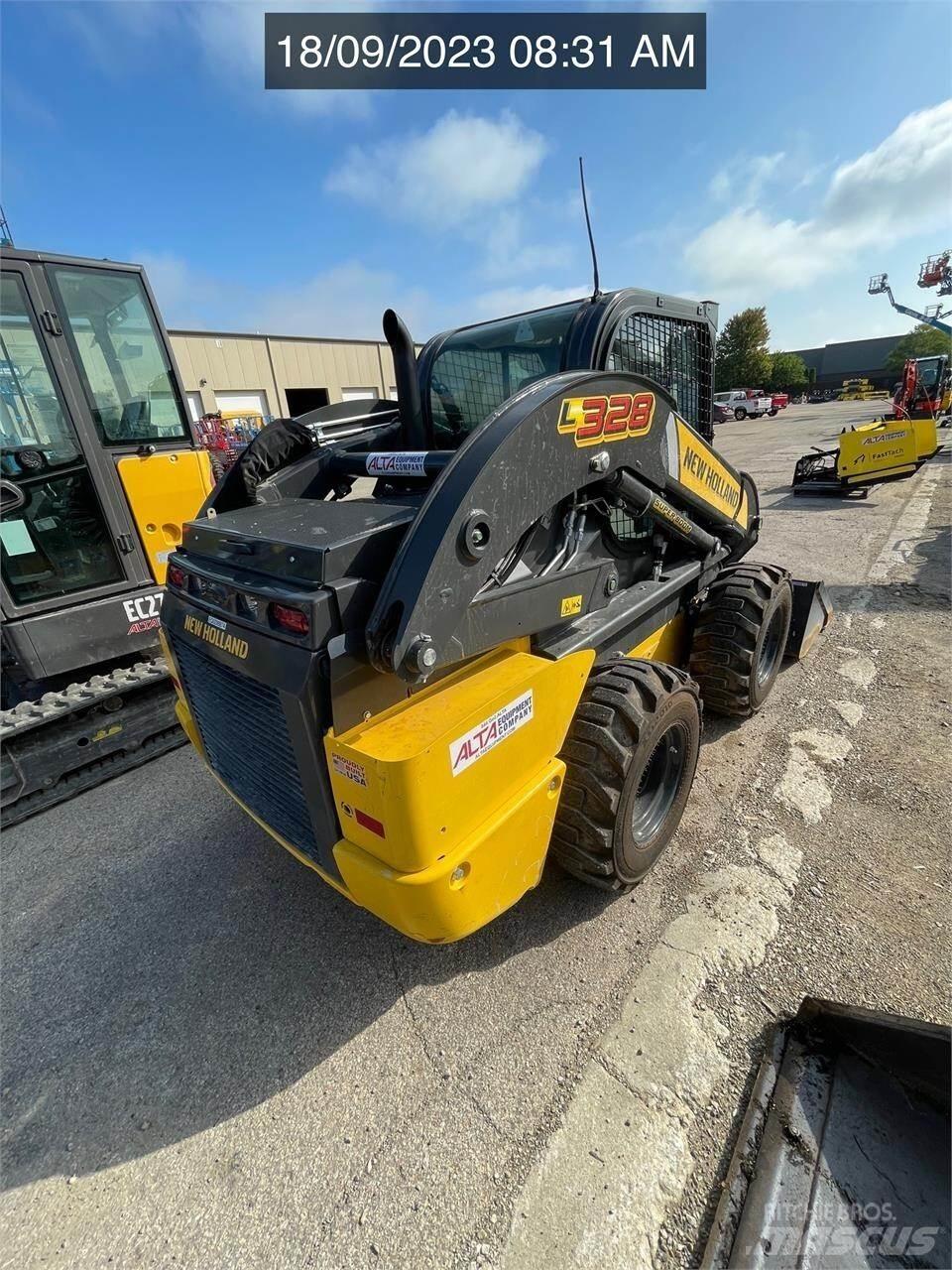 New Holland L328 Мини товарачи
