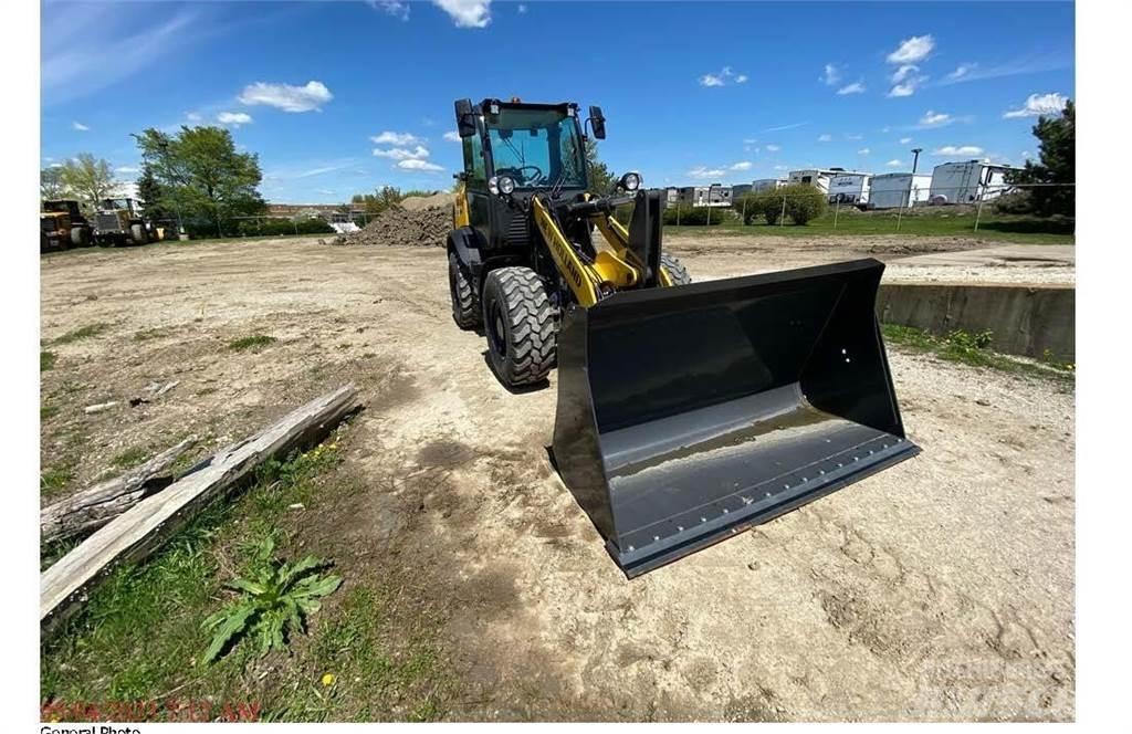 New Holland W80C Колесни товарачи