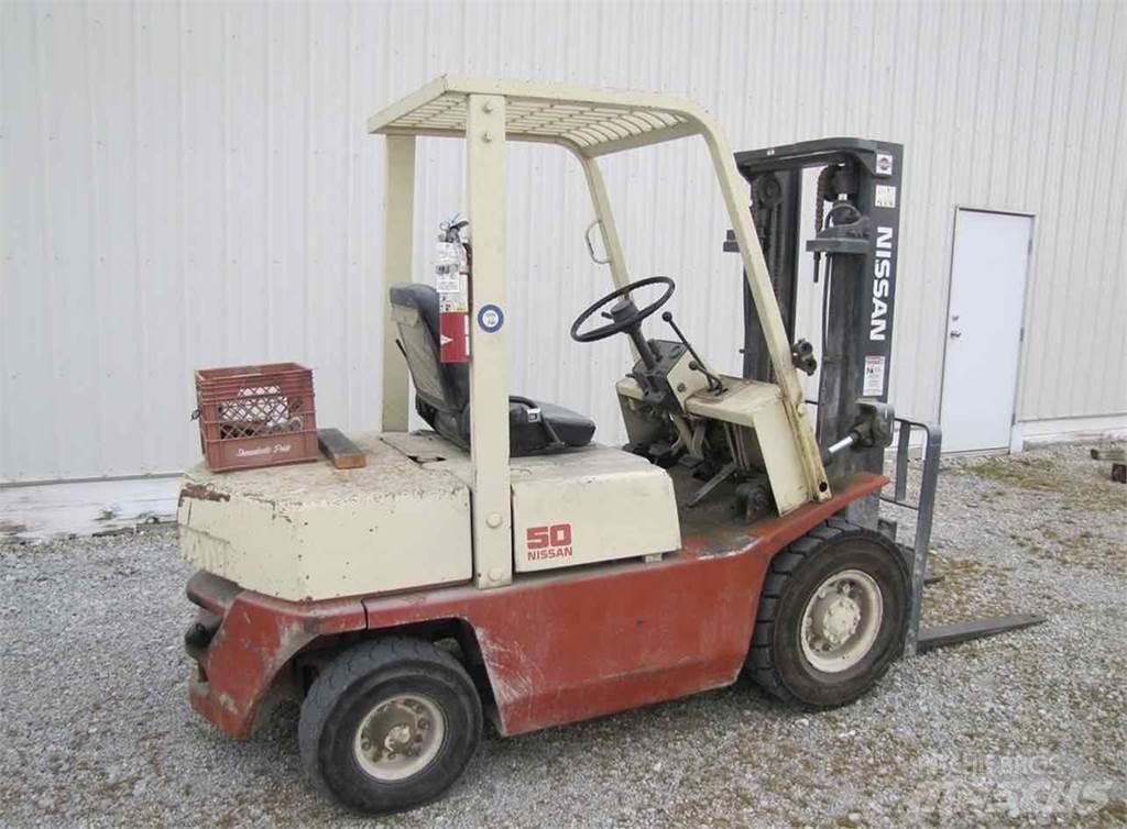 Nissan PF02A25V Вилични кари-повдигачи - други