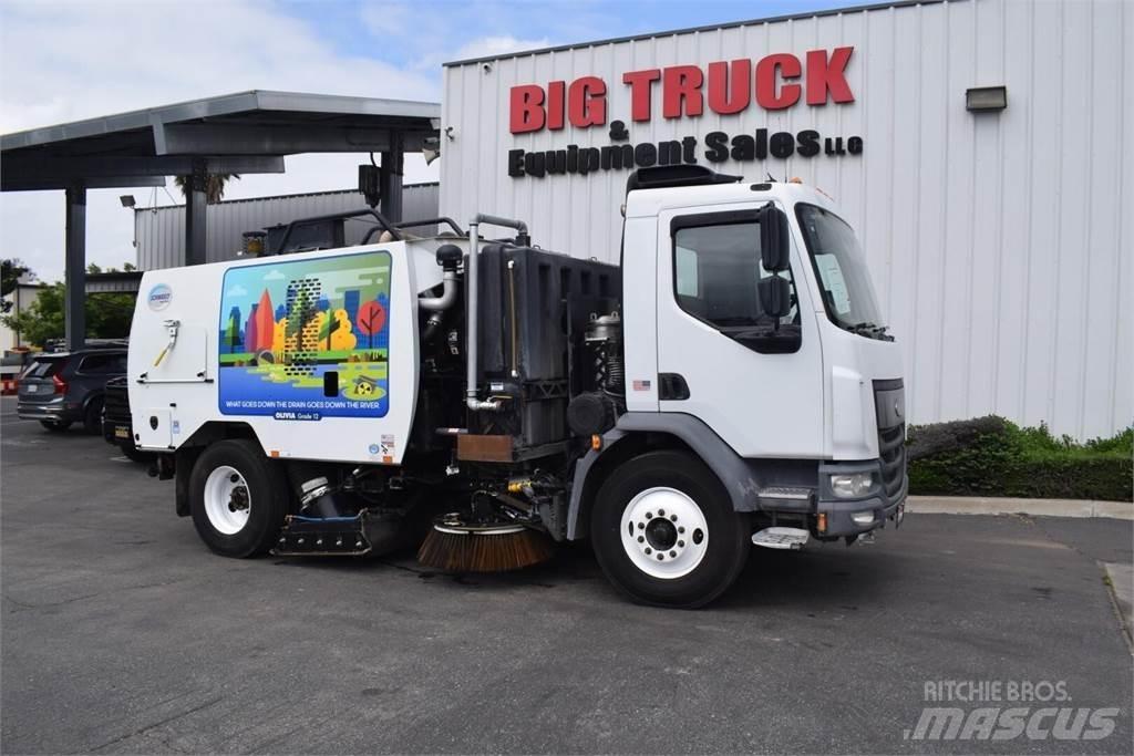 Peterbilt 220 Камиони за почистване