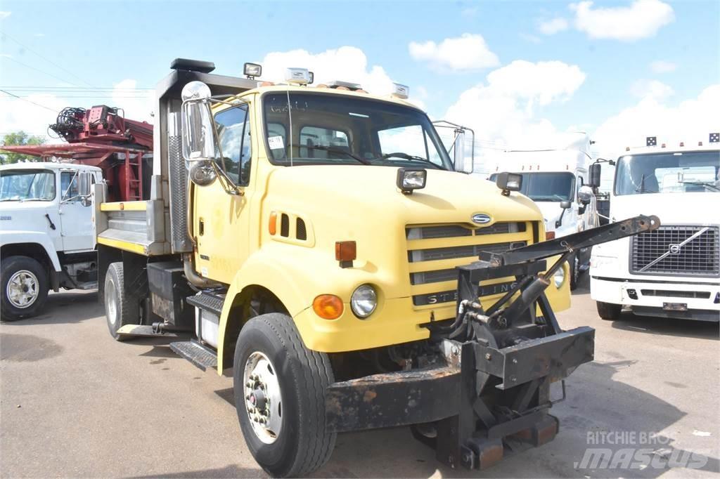 Sterling L7500 Самосвал