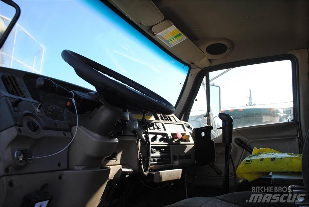Sterling L8500 Автокранове