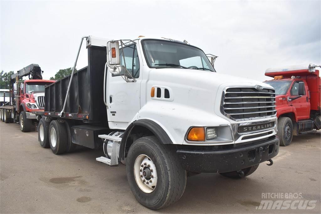 Sterling L9500 Самосвал