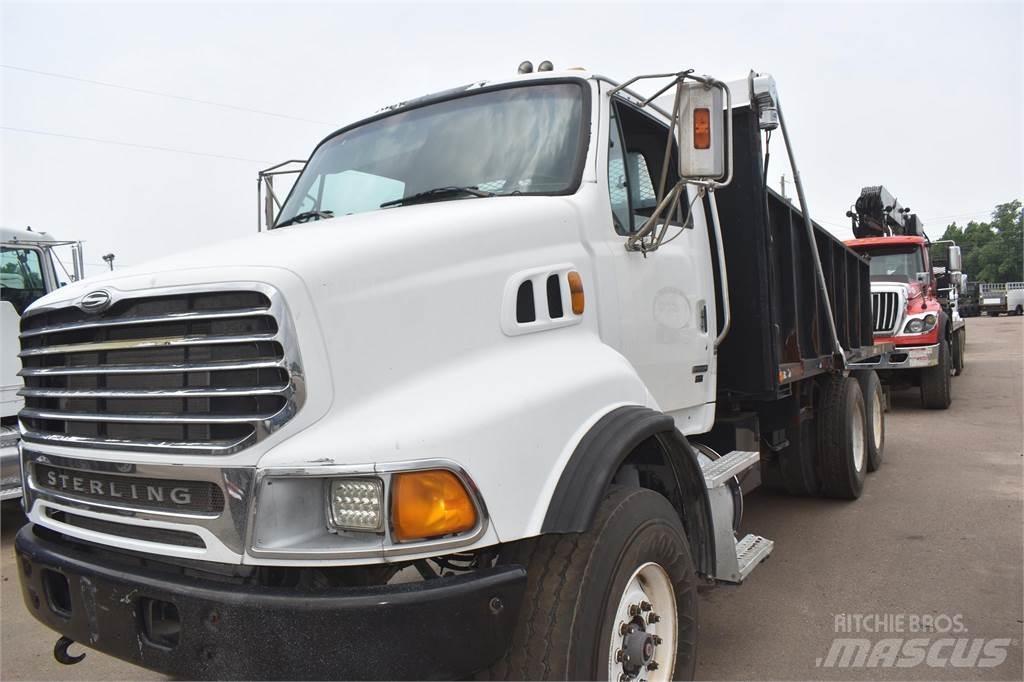 Sterling L9500 Самосвал