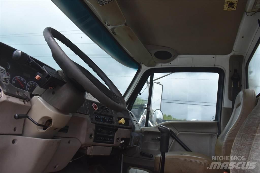 Sterling L9500 Самосвал