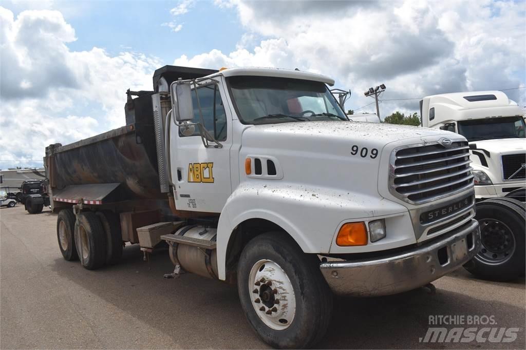 Sterling L9500 Самосвал