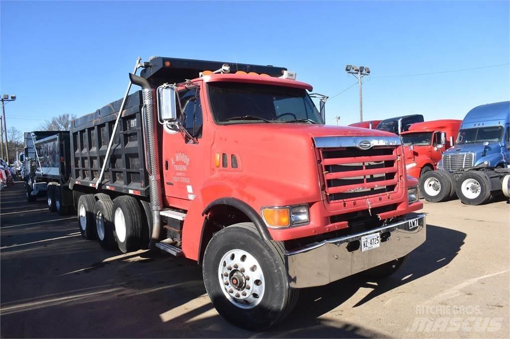 Sterling L9500 Самосвал