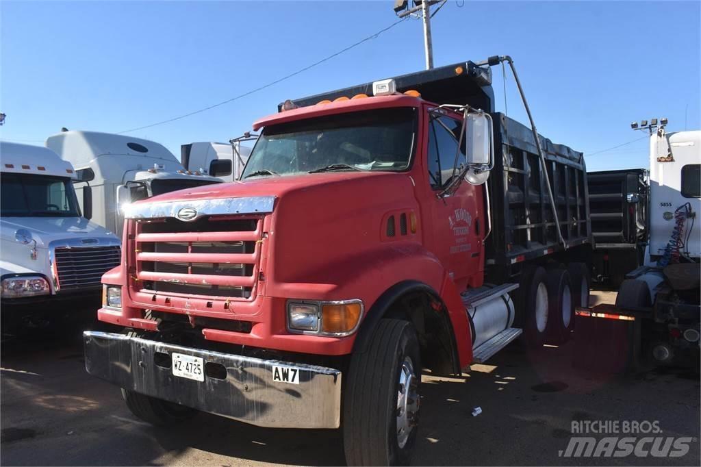 Sterling L9500 Самосвал