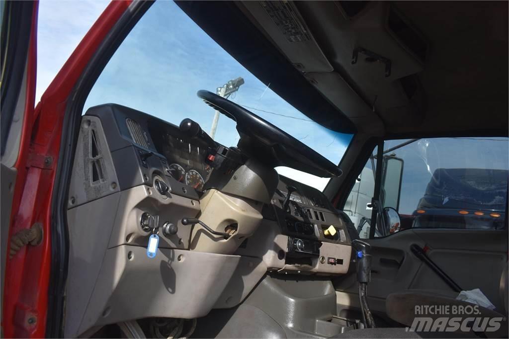 Sterling L9500 Самосвал