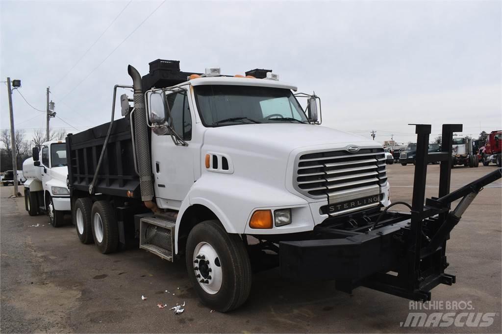Sterling LT8500 Самосвал