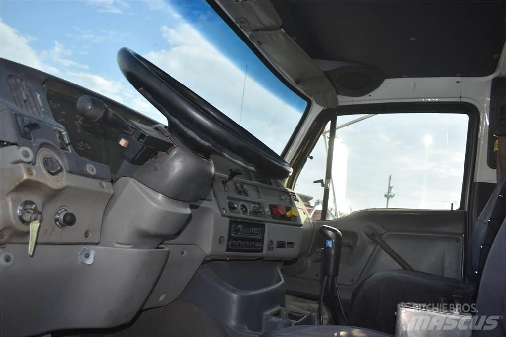 Sterling LT9500 Автокранове