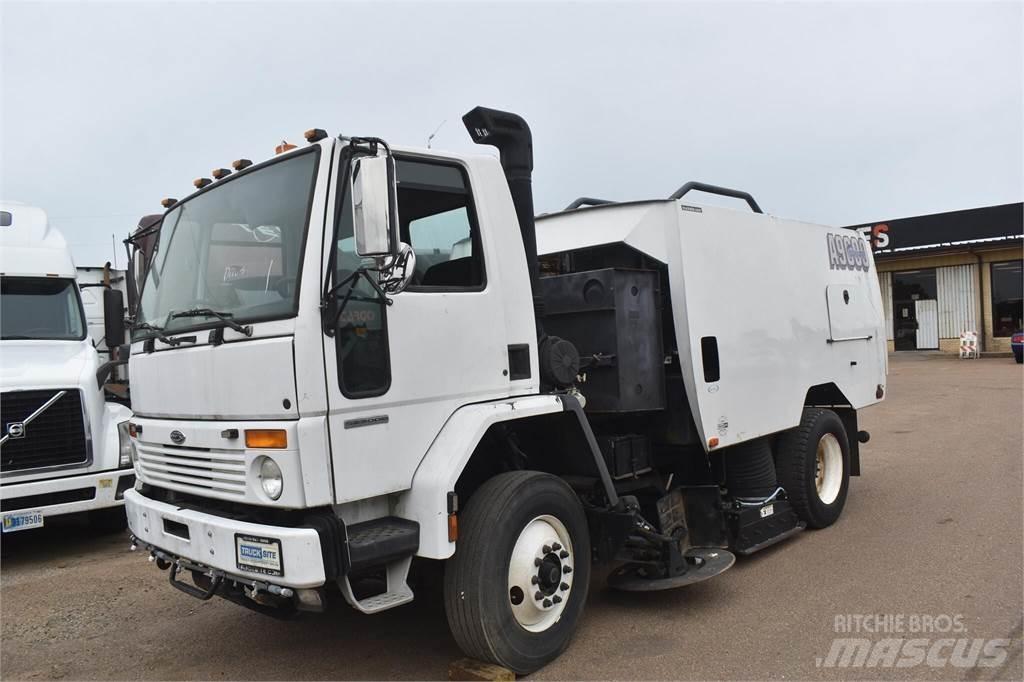 Sterling SC8000 Камиони за почистване