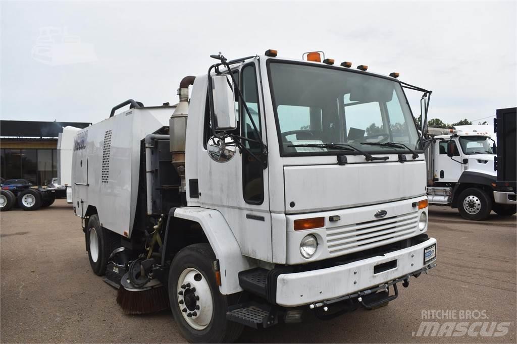 Sterling SC8000 Камиони за почистване