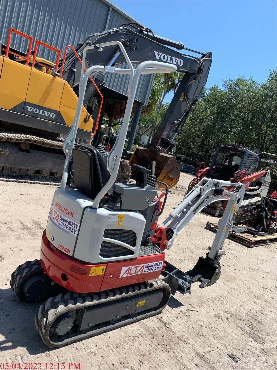 Takeuchi TB210R Мини екскаватори < 7 т